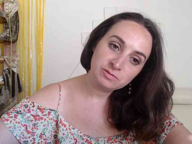 Modella: UWillMarryMyAss