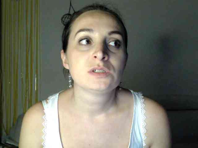 Modella: UWillMarryMyAss