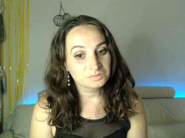 Modella: UWillMarryMyAss