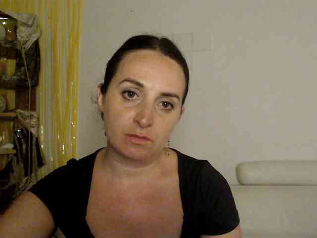 Modella: UWillMarryMyAss