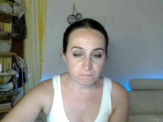 Modella: UWillMarryMyAss