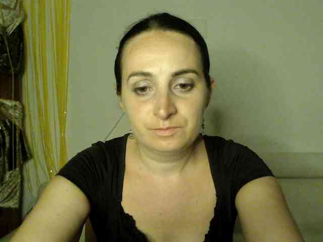 Modella: UWillMarryMyAss