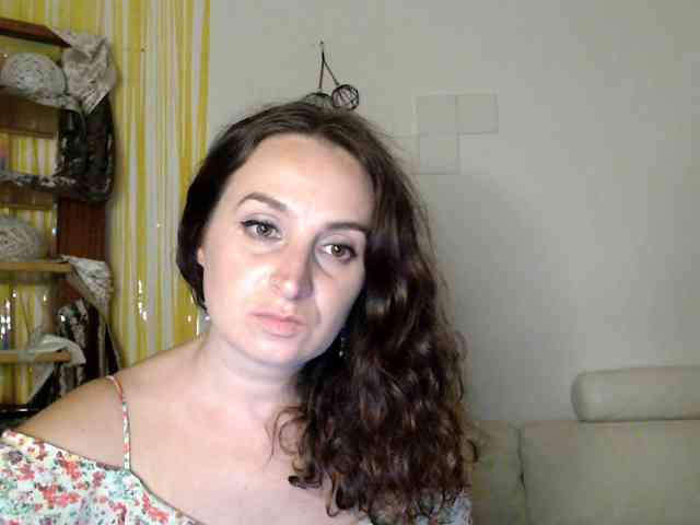 Modella: UWillMarryMyAss