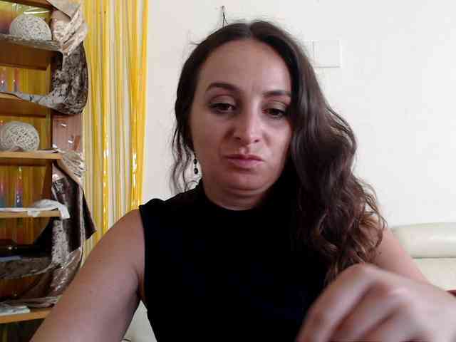 Modella: UWillMarryMyAss