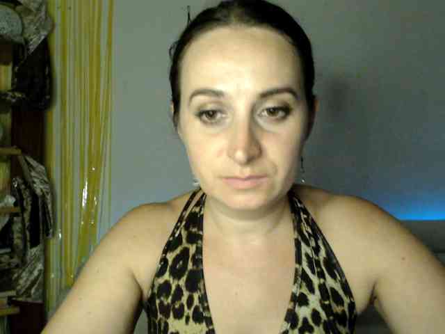 Modella: UWillMarryMyAss