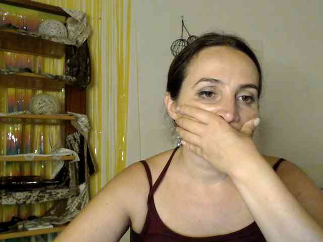 Modella: UWillMarryMyAss