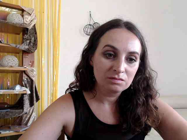 Modella: UWillMarryMyAss