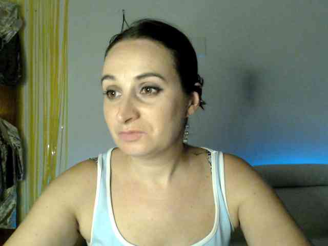 Modella: UWillMarryMyAss