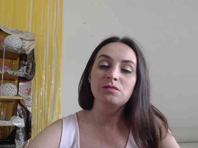Modella: UWillMarryMyAss