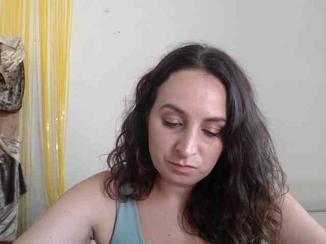 Modella: UWillMarryMyAss