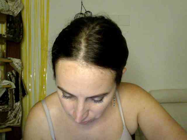 Modella: UWillMarryMyAss