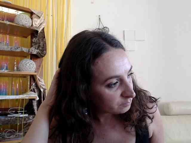 Modella: UWillMarryMyAss