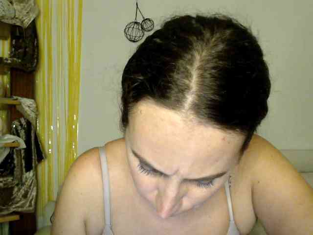 Modella: UWillMarryMyAss