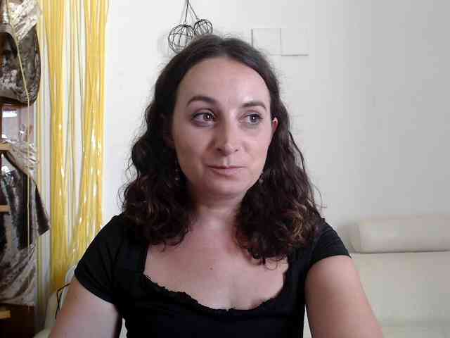 Modella: UWillMarryMyAss