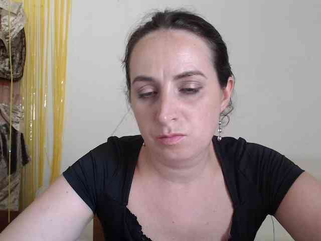 Modella: UWillMarryMyAss