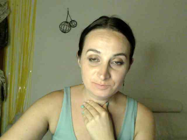 Modella: UWillMarryMyAss