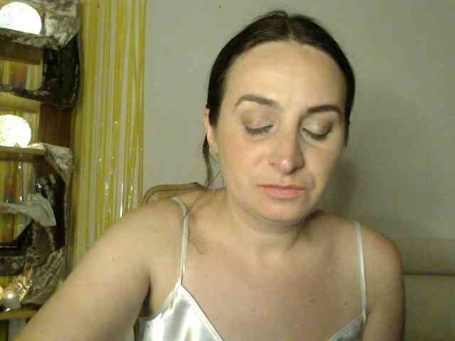 Modella: UWillMarryMyAss