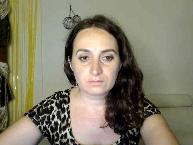 Modella: UWillMarryMyAss