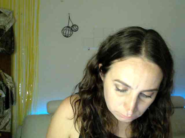 Modella: UWillMarryMyAss