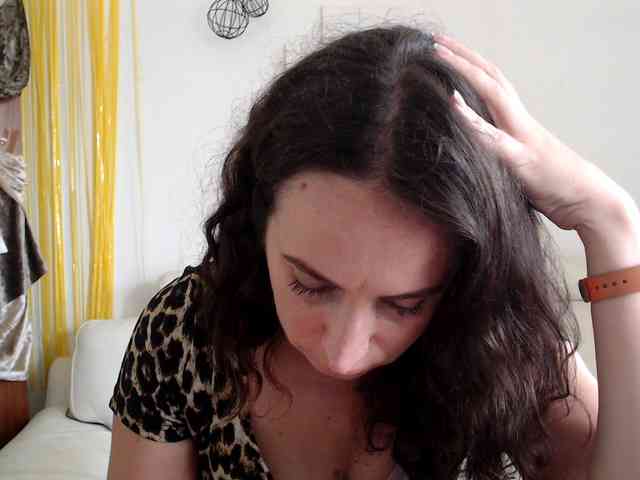 Modella: UWillMarryMyAss