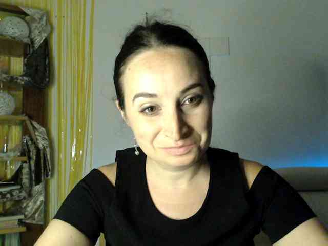 Modella: UWillMarryMyAss