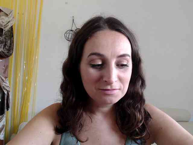 Modella: UWillMarryMyAss