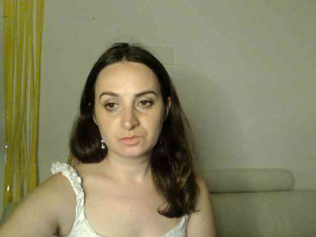 Modella: UWillMarryMyAss