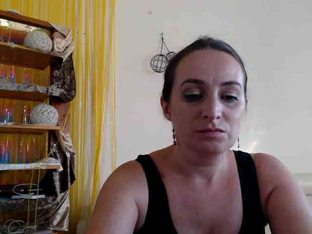 Modella: UWillMarryMyAss