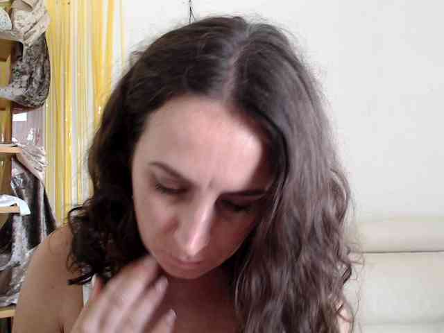 Modella: UWillMarryMyAss