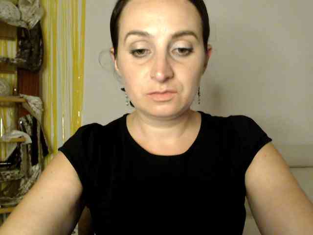 Modella: UWillMarryMyAss