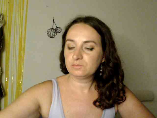 Modella: UWillMarryMyAss