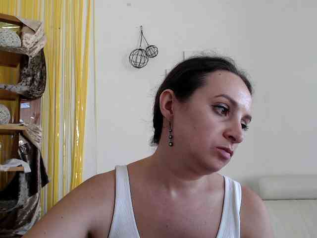 Modella: UWillMarryMyAss