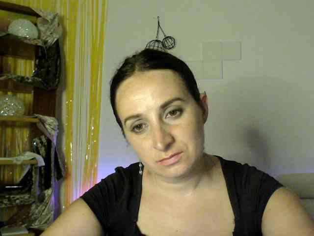 Modella: UWillMarryMyAss