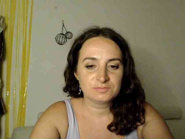 Modella: UWillMarryMyAss
