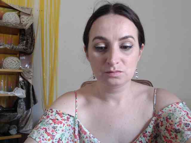 Modella: UWillMarryMyAss