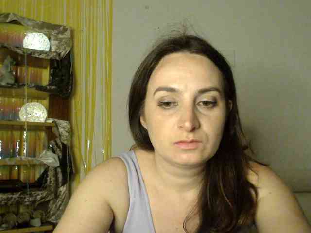 Modella: UWillMarryMyAss