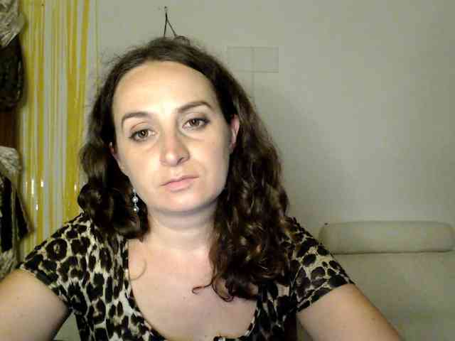 Modella: UWillMarryMyAss