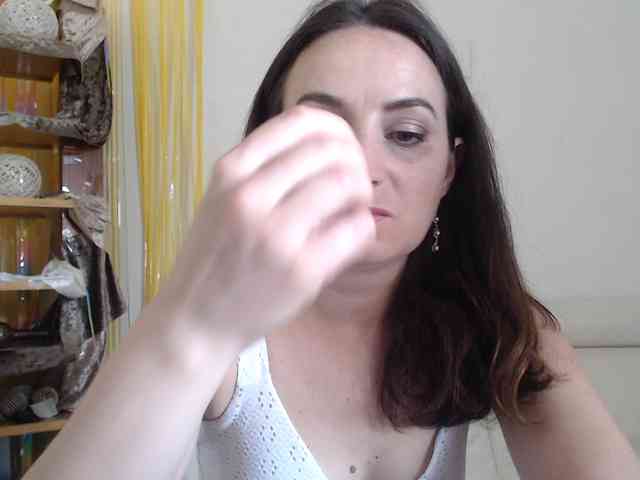 Modella: UWillMarryMyAss