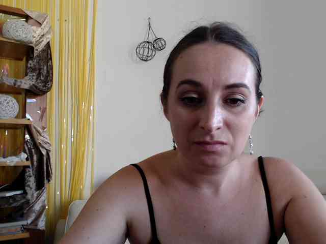 Modella: UWillMarryMyAss