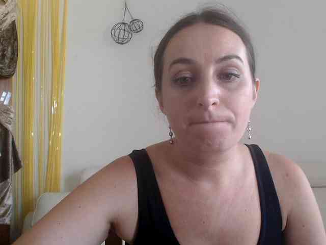 Modella: UWillMarryMyAss