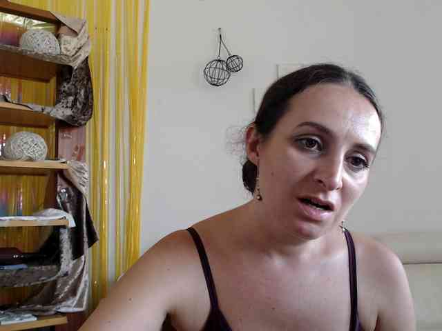 Modella: UWillMarryMyAss