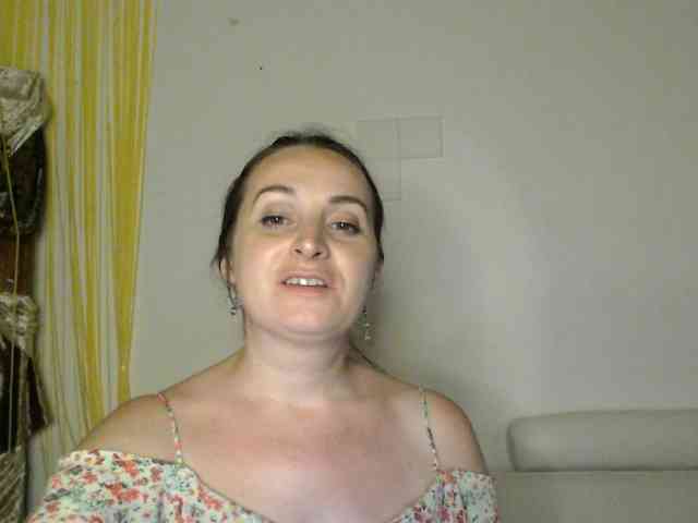 Modella: UWillMarryMyAss