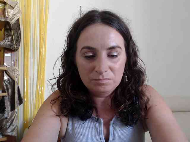 Modella: UWillMarryMyAss