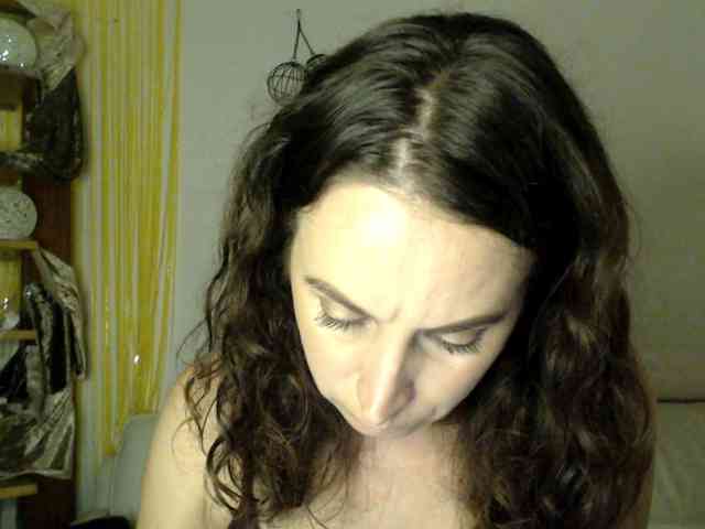 Modella: UWillMarryMyAss
