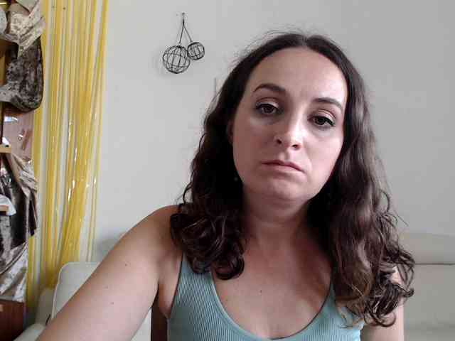 Modella: UWillMarryMyAss