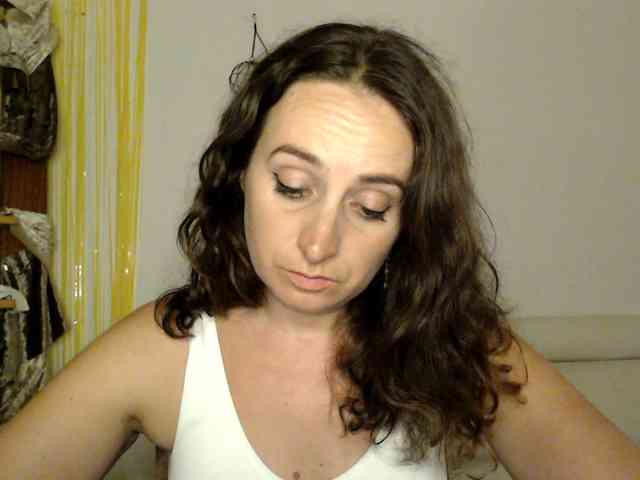 Modella: UWillMarryMyAss