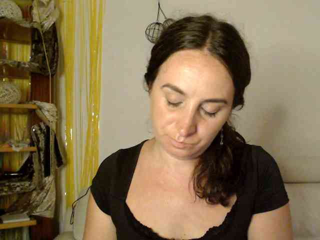 Modella: UWillMarryMyAss