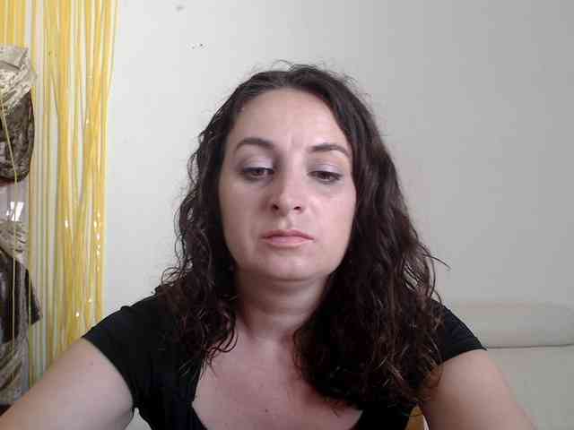 Modella: UWillMarryMyAss