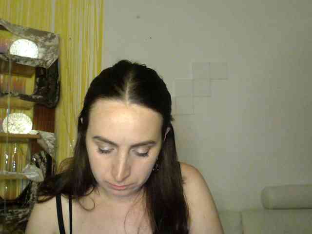 Modella: UWillMarryMyAss