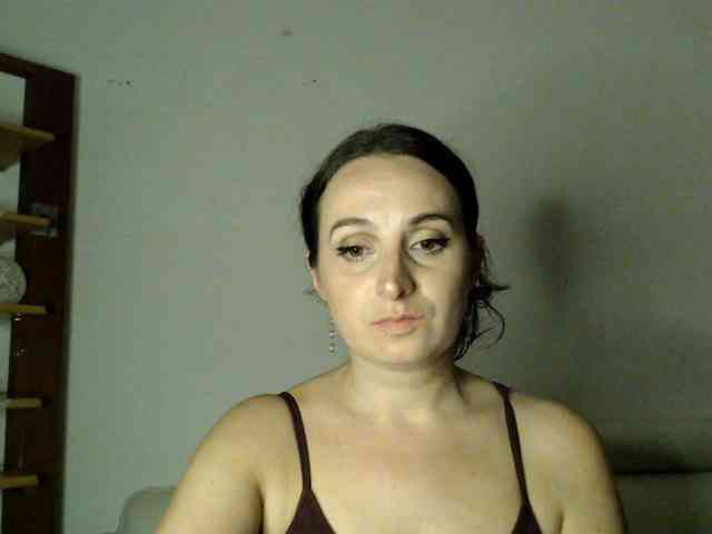 Modella: UWillMarryMyAss